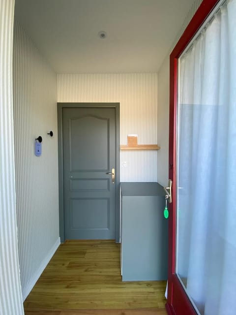 Superior Room, Lanai, Garden View | Premium bedding, individually decorated, desk, laptop workspace