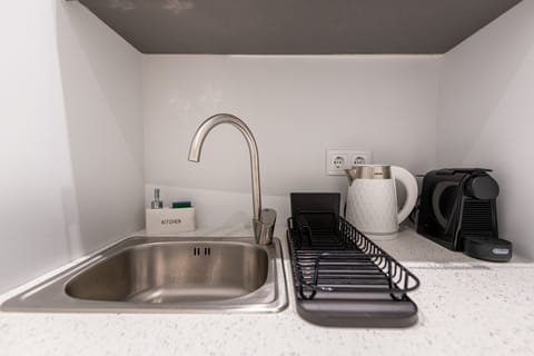 Deluxe Studio | In-room safe, blackout drapes, soundproofing, free WiFi