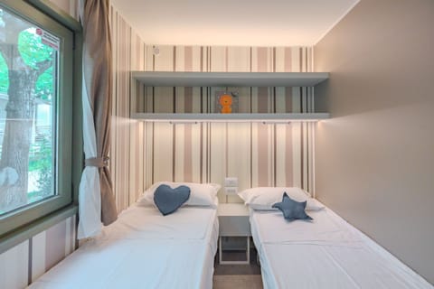 Family Mobile Home | Free WiFi, bed sheets