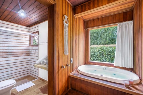 Deluxe Chalet | Private spa tub