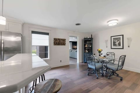 House, Multiple Beds, Patio, City View (326 W Burbank St) | 3 bedrooms, individually decorated, individually furnished, bed sheets