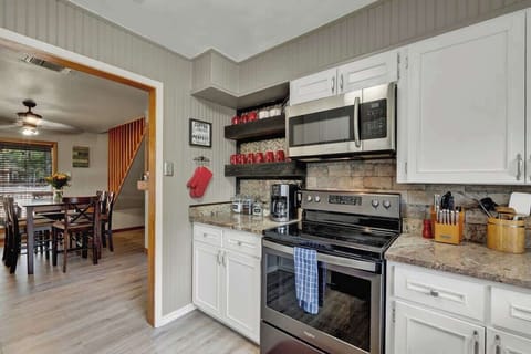 House, Multiple Beds, Hot Tub (324 Waterway Pass) | Private kitchen | Coffee/tea maker