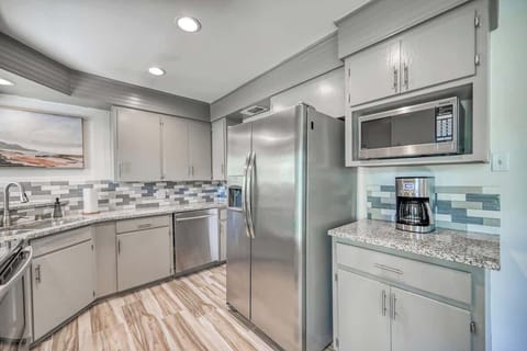 House, Multiple Beds, Patio (644 Cypress Ridge) | Private kitchen | Coffee/tea maker