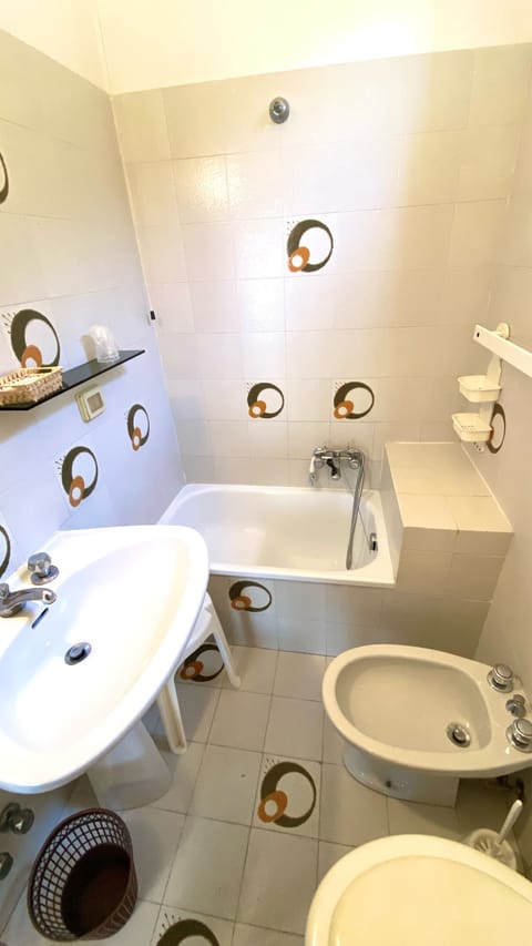 Combined shower/tub, hair dryer, towels, soap