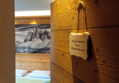 Standard Auronzo | Desk, free WiFi, bed sheets