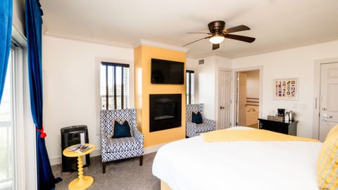 Room, 1 King Bed, River View | In-room safe, individually decorated, individually furnished