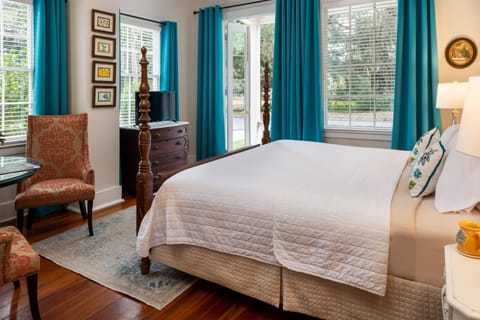 Southern Memories | Premium bedding, individually decorated, individually furnished