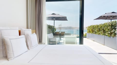 Superior Room, Sea View | In-room safe, soundproofing, iron/ironing board, free WiFi