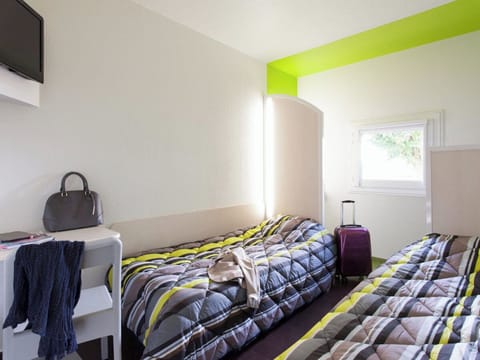 Economy Twin Room | Free WiFi, bed sheets