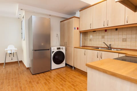 Apartment | Private kitchen | Full-size fridge, oven, toaster, cookware/dishes/utensils