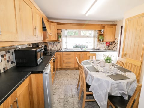 Fridge, dishwasher, electric kettle, toaster