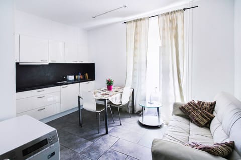 Comfort Apartment, 1 Bedroom | In-room dining