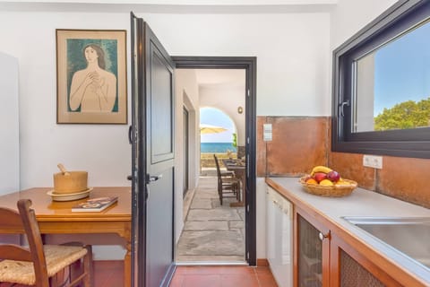 Villa, 3 Bedrooms, Smoking, Private Pool | Interior