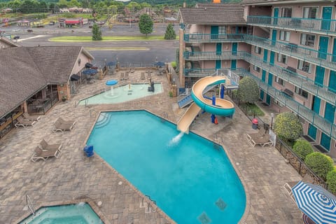 Deluxe Room, 2 Queen Beds, Pool View | Balcony view