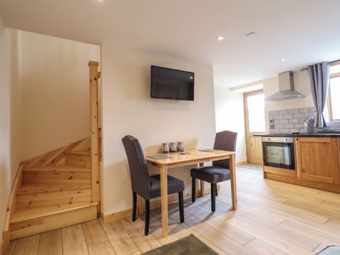 Fridge, electric kettle, toaster, cookware/dishes/utensils