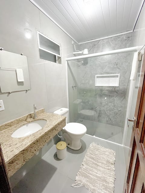 Exclusive Room | Bathroom | Shower, hair dryer, towels