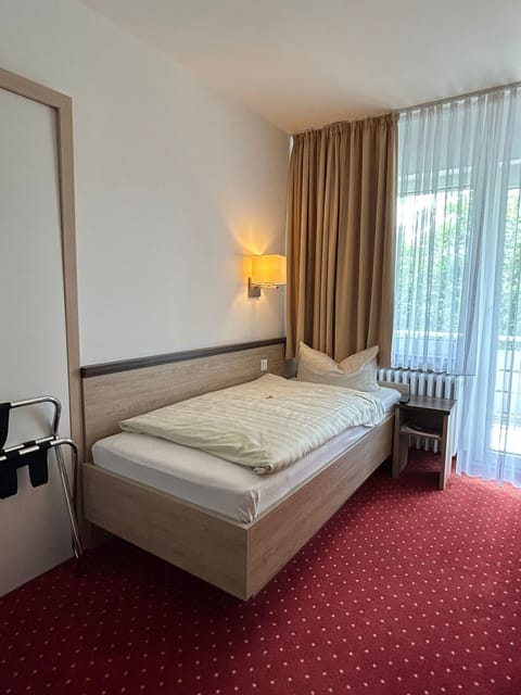 Standard Single Room | In-room safe, desk, blackout drapes, free WiFi