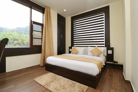 Super Deluxe with Balcony and Ac | Free WiFi, bed sheets