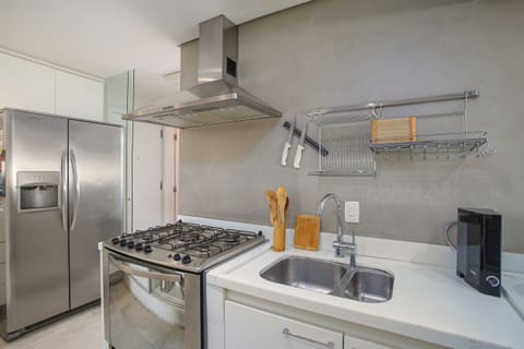 Apartment | Private kitchen | Fridge, dishwasher, cookware/dishes/utensils