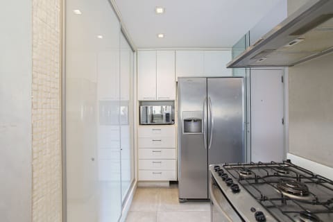 Apartment | Private kitchen | Fridge, dishwasher, cookware/dishes/utensils