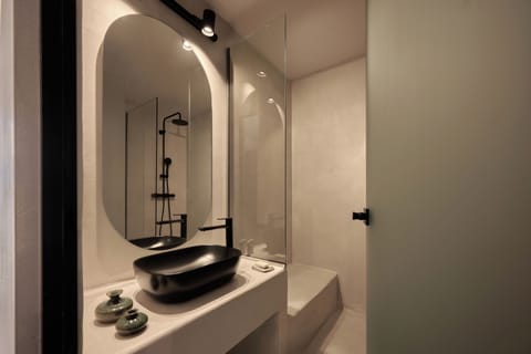 Deluxe Double Room | Bathroom