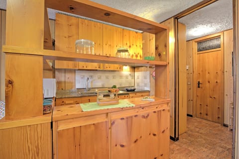 Family Apartment, 1 Bedroom (Appartamento Bareu Mountain View) | Private kitchenette | Fridge, microwave, stovetop, coffee/tea maker
