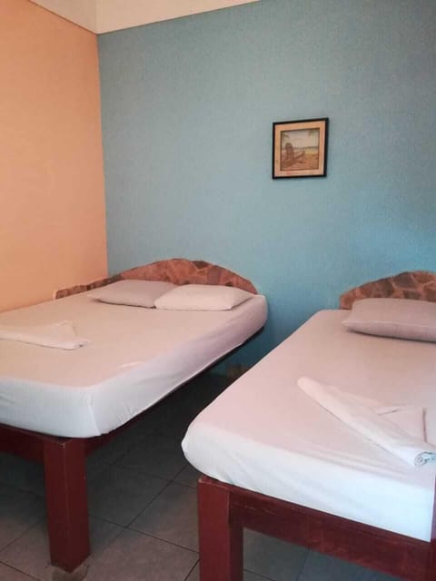 Basic Triple Room | Free WiFi, bed sheets