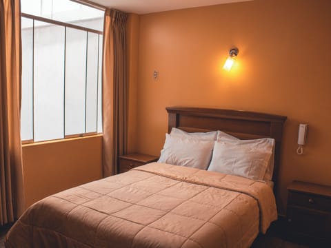 Standard Room, 1 Bedroom, Non Smoking | Premium bedding, down comforters, desk, laptop workspace