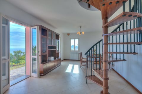 Family Apartment, Multiple Bedrooms, 2 Bathrooms (Palms Villa - Sea View) | Interior