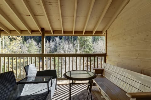 Condo, 2 Bedrooms | Property grounds