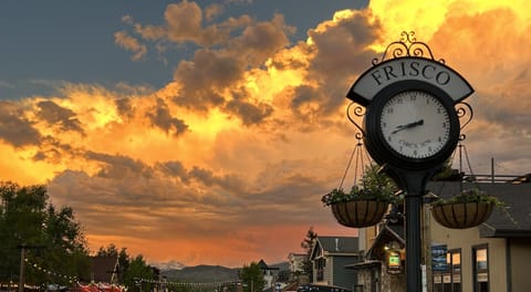 Condo, 2 Bedrooms | Property grounds