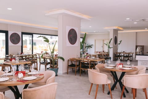 Breakfast served, pool views