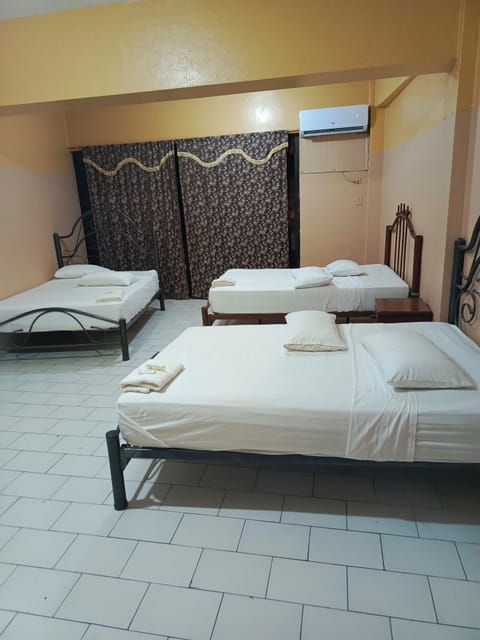 Economy Triple Room | Free WiFi, bed sheets