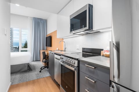 Signature Studio | Private kitchenette | Microwave, oven, stovetop, electric kettle