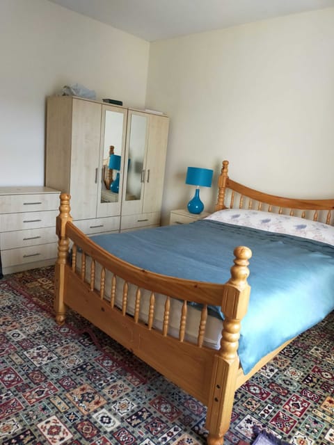 Standard Studio, 1 Double Bed (Double) | Desk, free wired internet, bed sheets