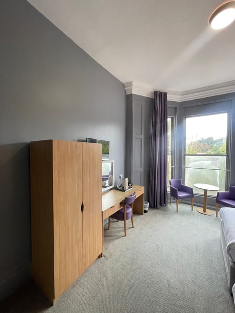 Standard Triple Room | Desk, free WiFi
