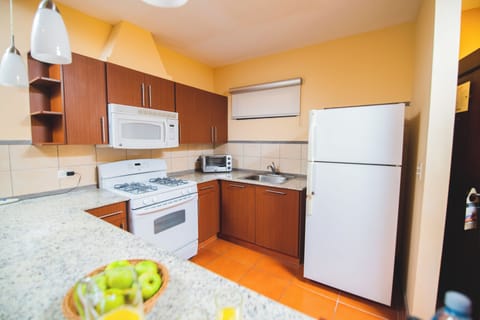 Standard Apartment, 2 Bedrooms | Private kitchen