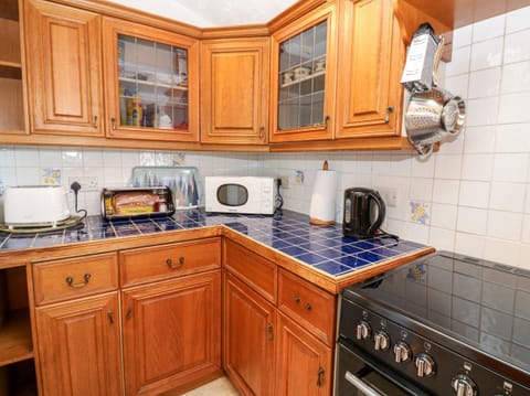 Fridge, dishwasher, electric kettle, toaster