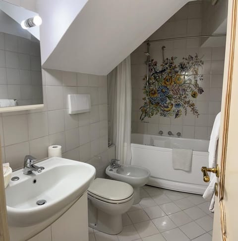 Double Room | Bathroom | Hair dryer, bidet, towels