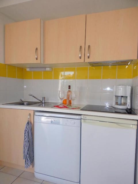 Apartment, 1 Bedroom | Private kitchen | Fridge, microwave, stovetop, espresso maker