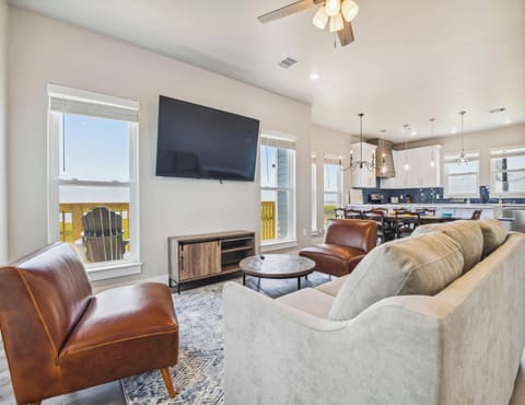 House (3 Bedrooms) | Property amenity