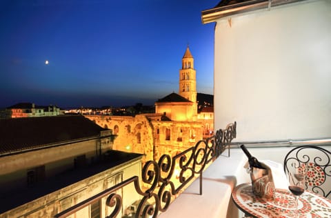 Deluxe Double Room, Sea View | Beach/ocean view