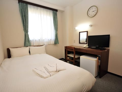 In-room safe, desk, iron/ironing board, free WiFi