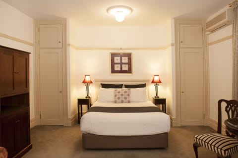 Superior Room, 1 Queen Bed with Sofa bed, Accessible | Premium bedding, pillowtop beds, minibar, blackout drapes