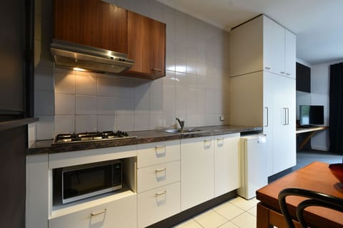 Superior Studio | Private kitchen | Fridge, microwave, stovetop, coffee/tea maker