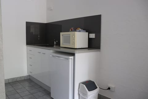 Fridge, microwave, coffee/tea maker, electric kettle