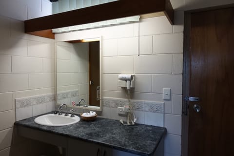 Deluxe Room, Non Smoking, Balcony (Deluxe Spa Room) | Bathroom | Shower, free toiletries, towels