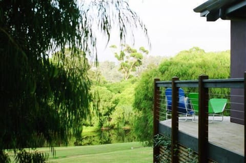 Luxury Spa Cottage with Lake View | Balcony