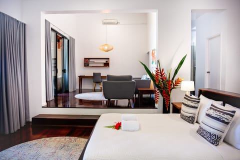 Beachfront Superior Suite | 1 bedroom, premium bedding, minibar, in-room safe