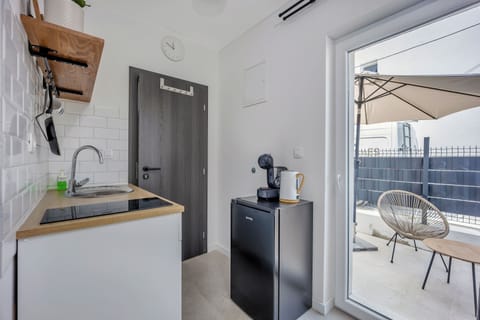 Comfort Studio | Private kitchen | Mini-fridge, ice maker, paper towels